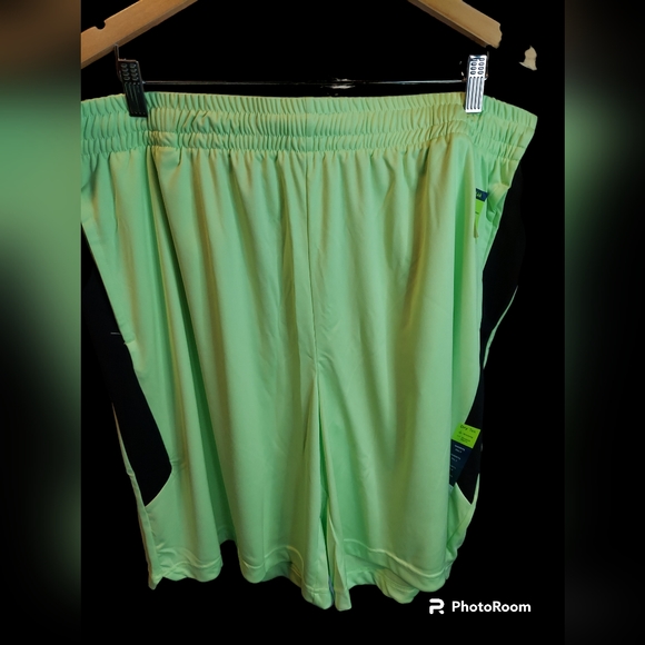 Tek Gear Set of 3 Men's Shorts 3XLT NWT - Picture 4 of 9